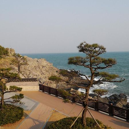Moondong'S Hostel Busan Bagian luar foto