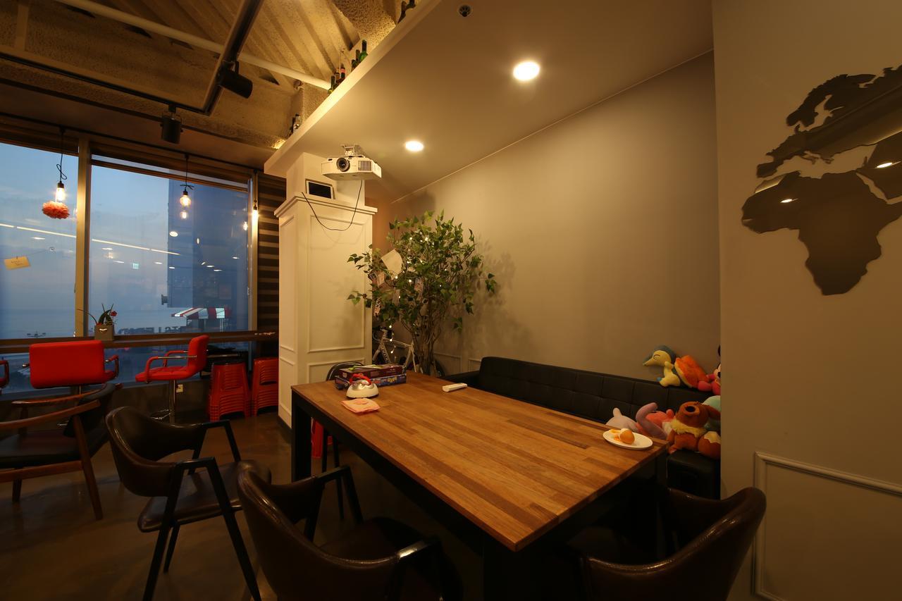 Moondong'S Hostel Busan Bagian luar foto