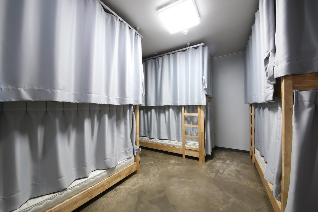 Moondong'S Hostel Busan Bagian luar foto