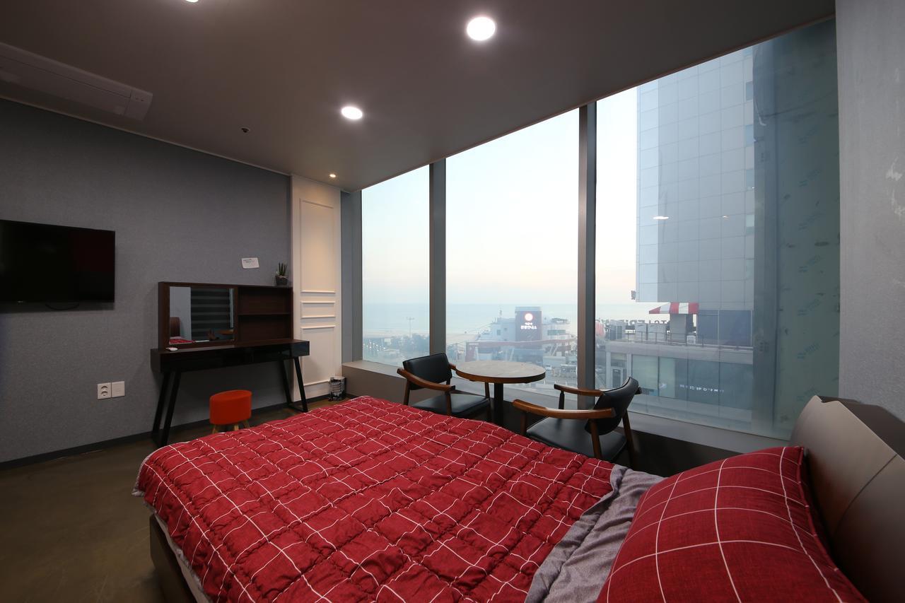 Moondong'S Hostel Busan Bagian luar foto