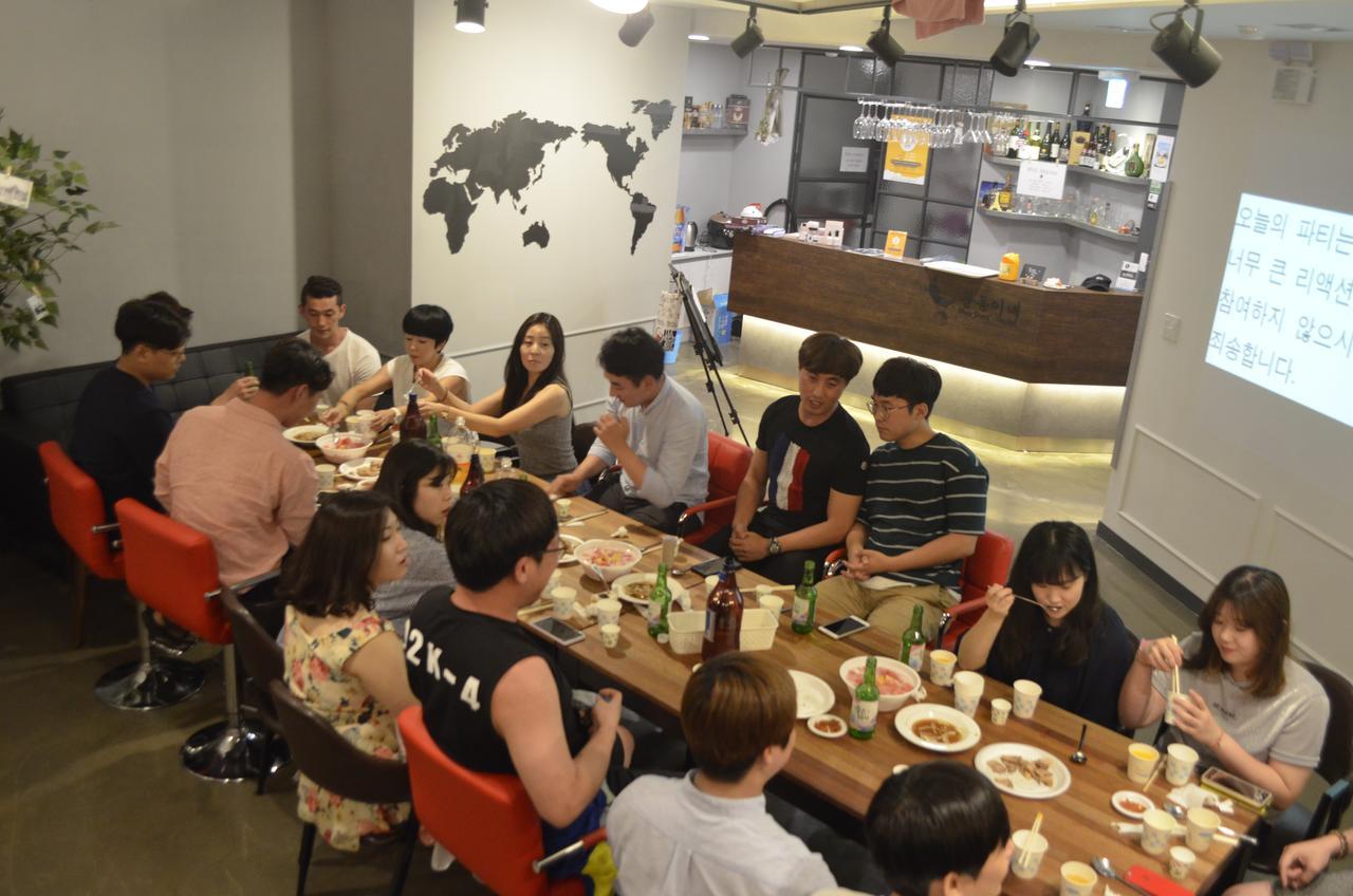 Moondong'S Hostel Busan Bagian luar foto