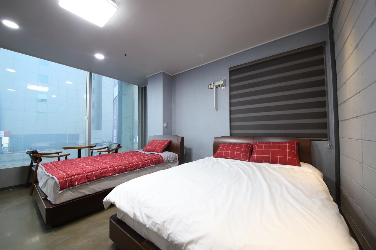Moondong'S Hostel Busan Bagian luar foto