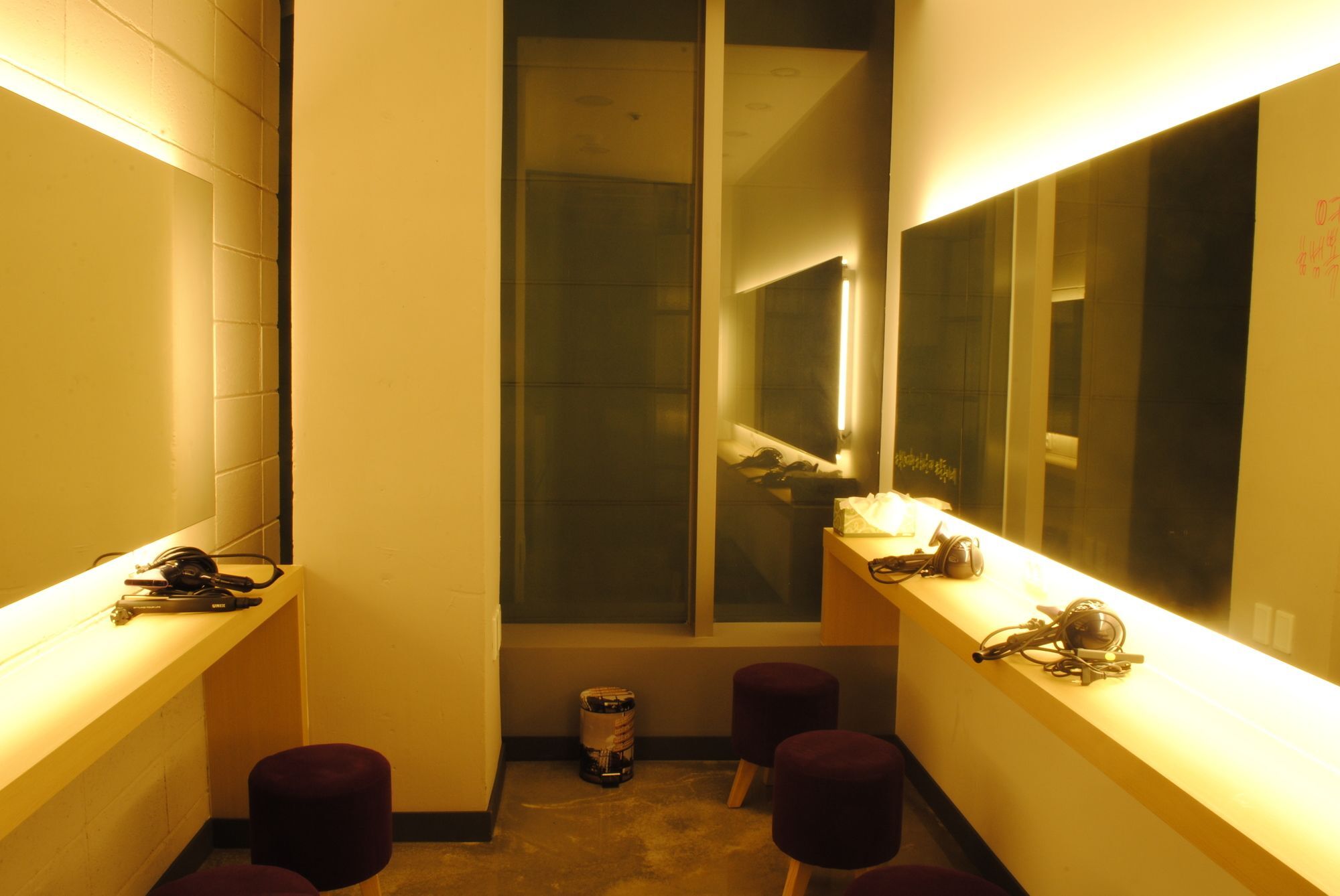 Moondong'S Hostel Busan Bagian luar foto
