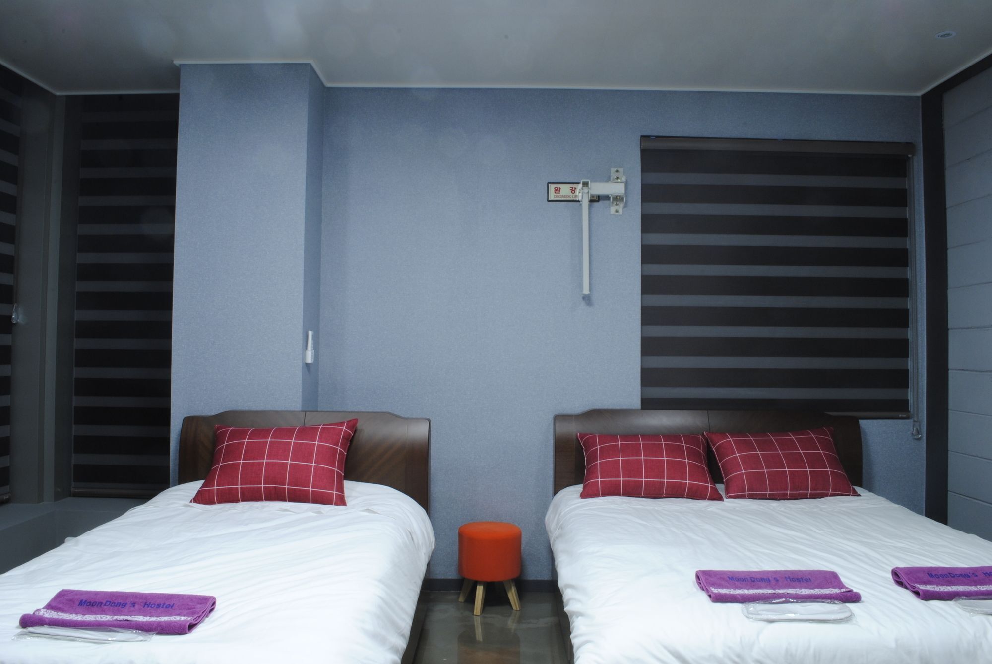 Moondong'S Hostel Busan Bagian luar foto