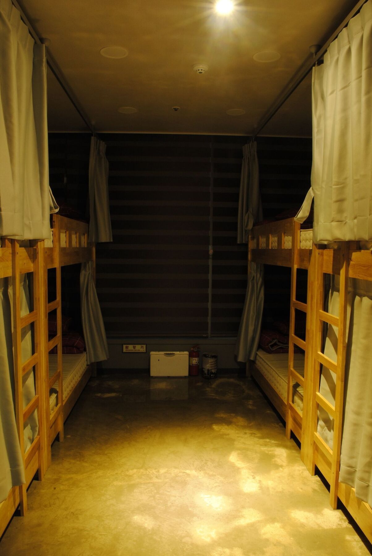 Moondong'S Hostel Busan Bagian luar foto